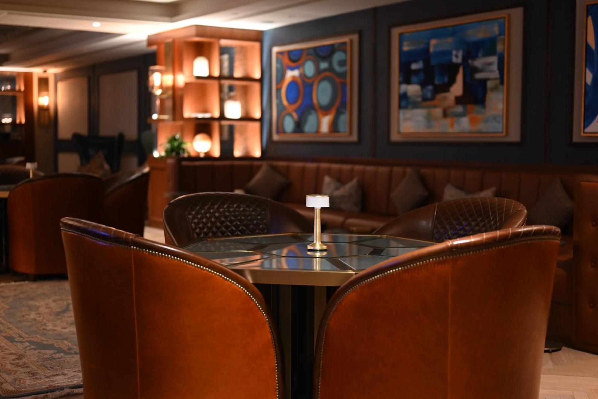 Mansard Riyadh, A Radisson Collection Hotel Luaran gambar The Club at London Heathrow Airport