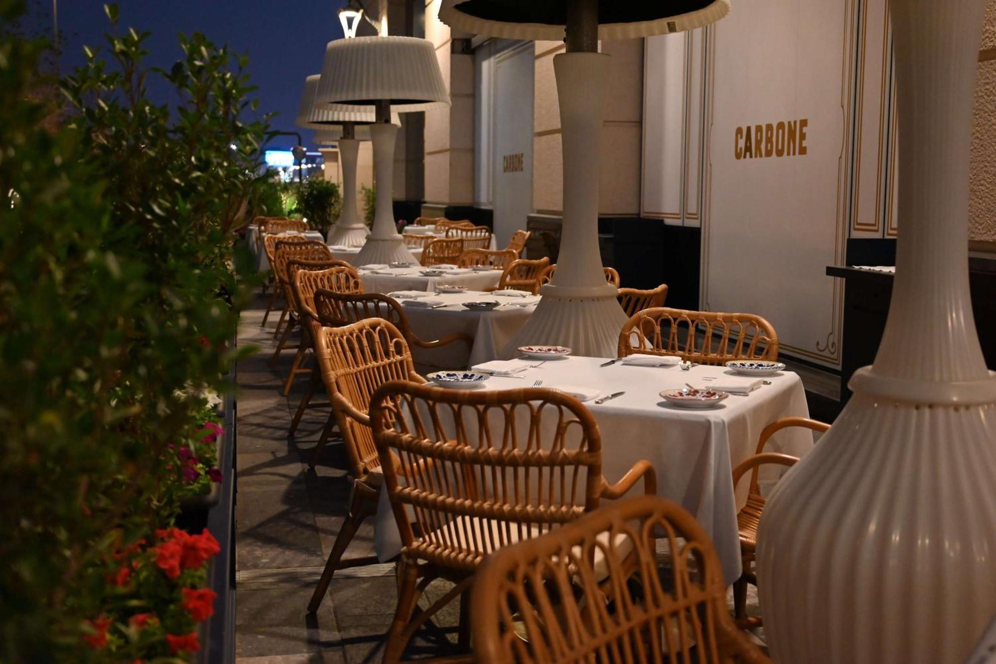 Mansard Riyadh, A Radisson Collection Hotel Luaran gambar The restaurant's terrace