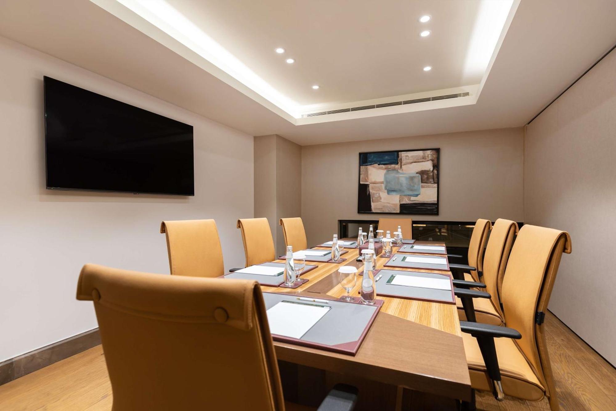 Mansard Riyadh, A Radisson Collection Hotel Luaran gambar Meeting room at the hotel