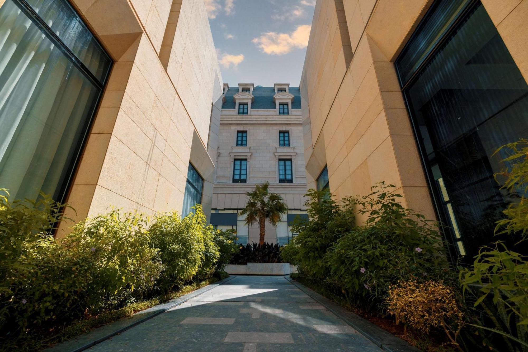 Mansard Riyadh, A Radisson Collection Hotel Luaran gambar The courtyard of the museum