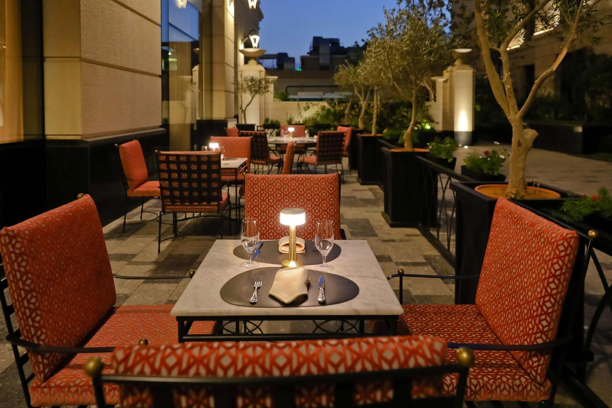 Mansard Riyadh, A Radisson Collection Hotel Luaran gambar The Westin Cairo